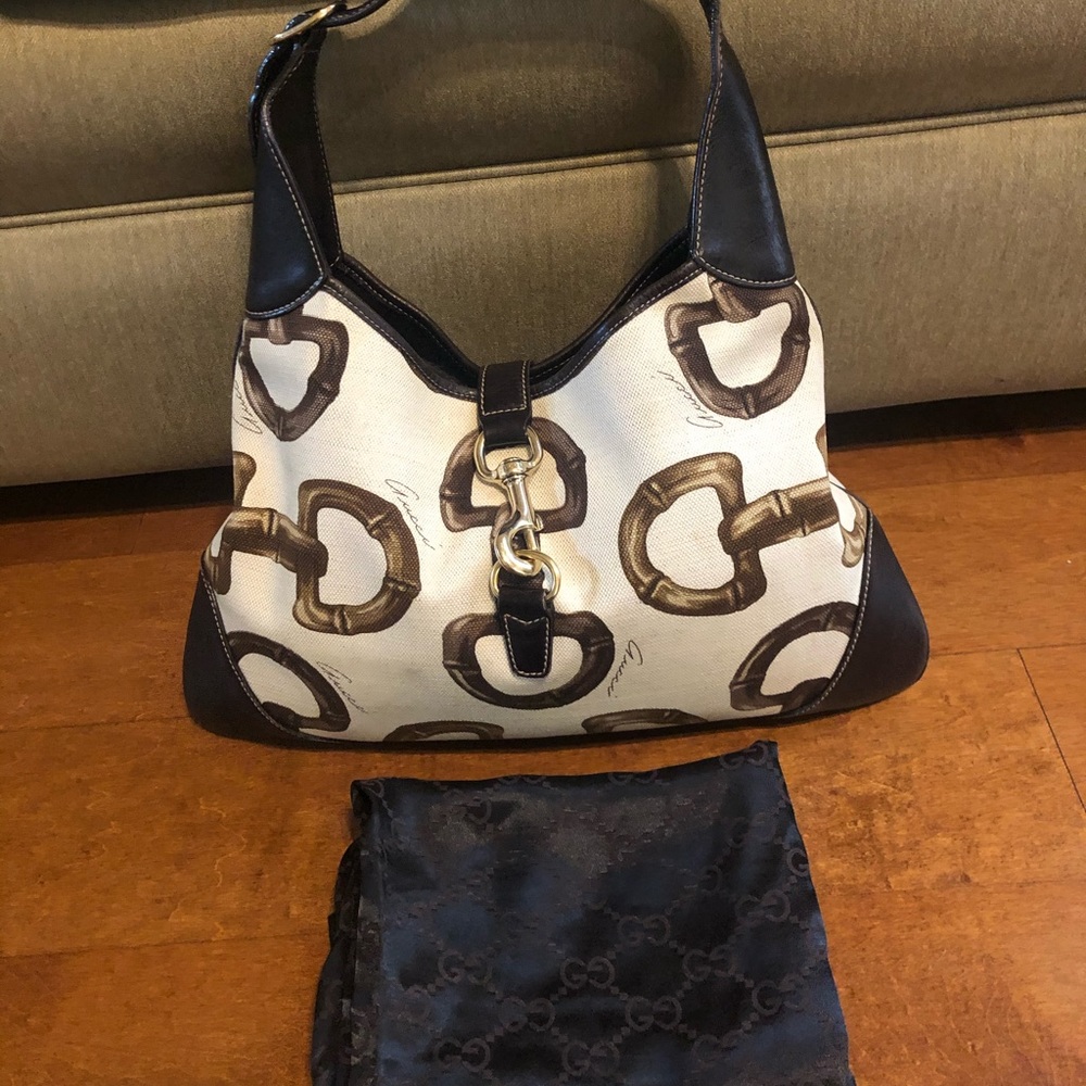 Gucci shoulder bag with dustbag